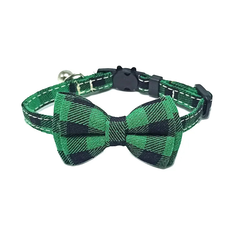 Collier à nœud papillon avec clochette pour chat