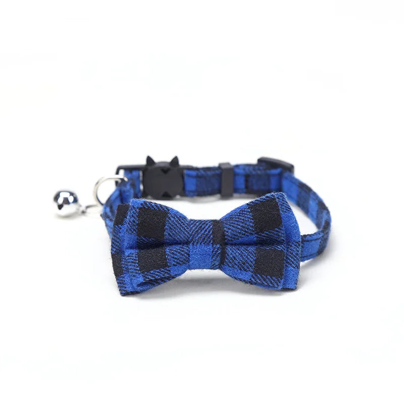 Collier à nœud papillon avec clochette pour chat