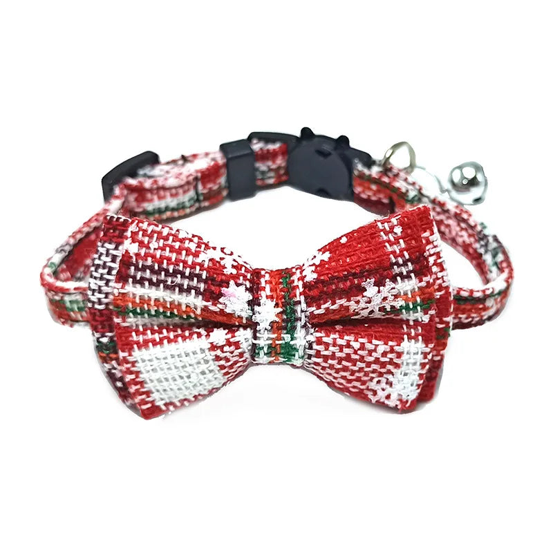 Collier à nœud papillon avec clochette pour chat