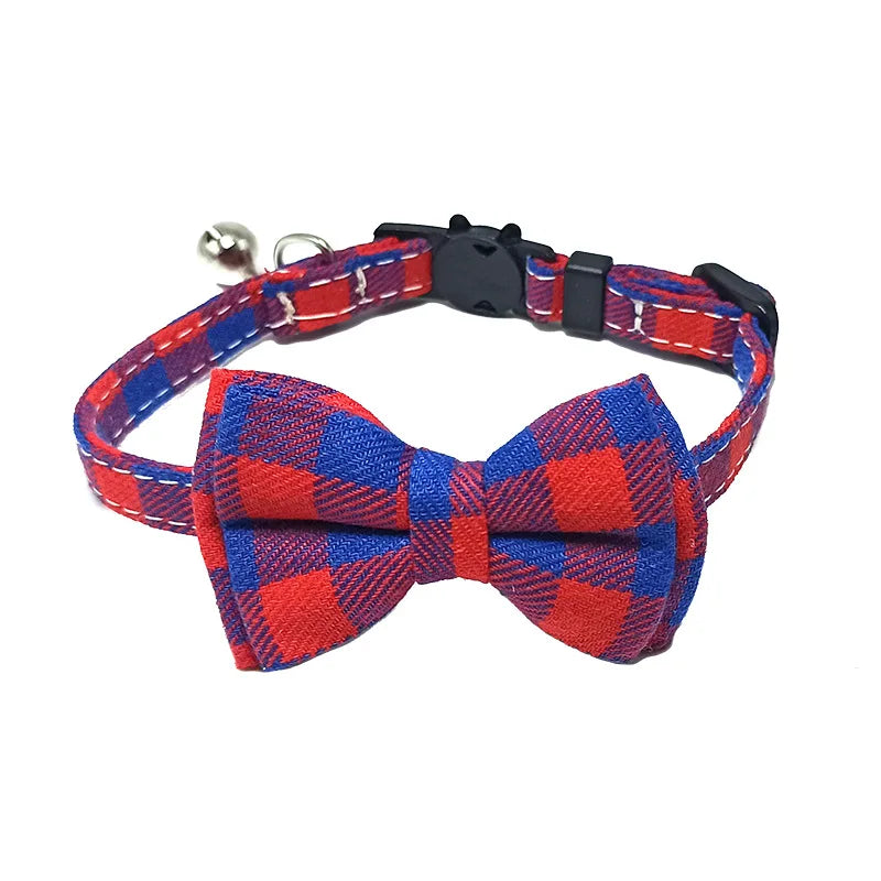 Collier à nœud papillon avec clochette pour chat