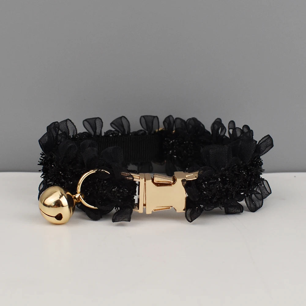 collier de chat en dentelle