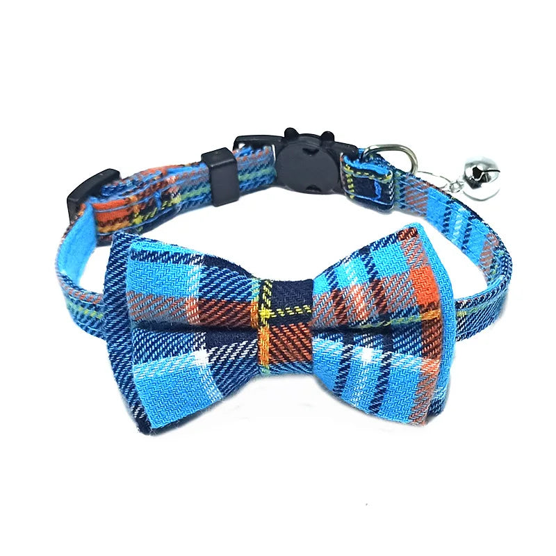Collier à nœud papillon avec clochette pour chat