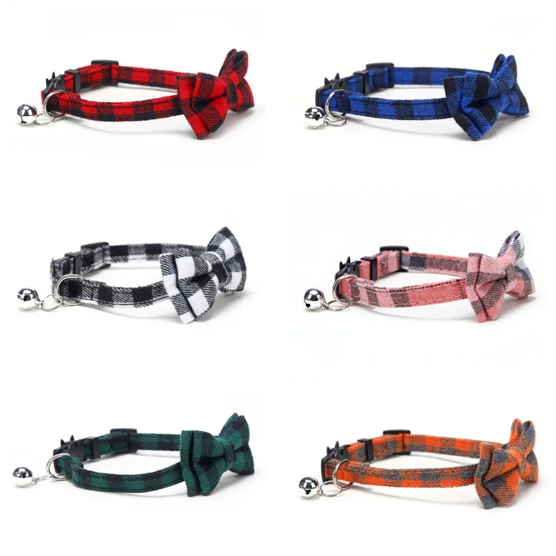 Collier à nœud papillon avec clochette pour chat