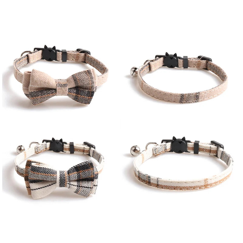 Quatre colliers à carreaux avec nœud papillon sur fond blanc