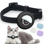 Collier noir pour animaux avec un dispositif noir attaché, représentant une icône de chat, sur fond blanc avec un chat portant le collier.

