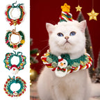 Chat portant un collier festif en forme de couronne avec des décorations de Noël, entouré de couronnes similaires sur fond blanc.

