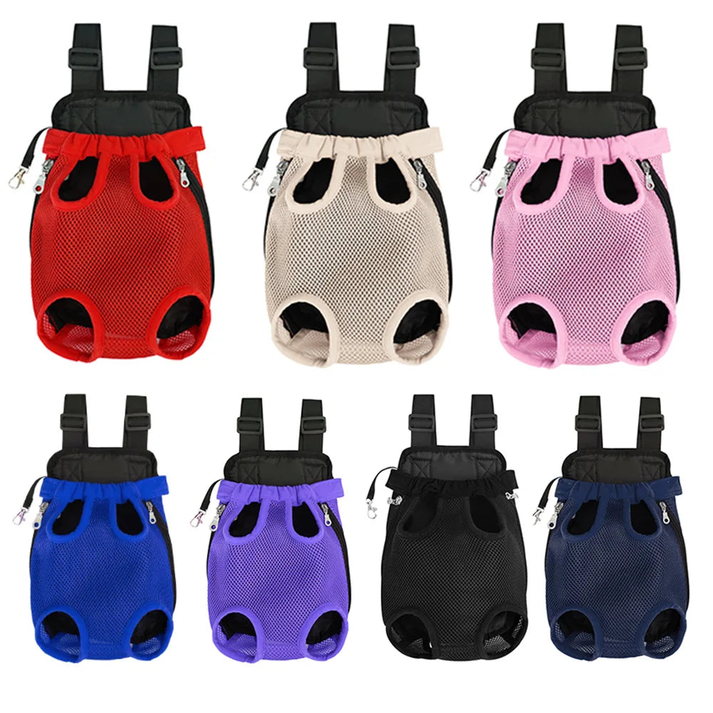 Ensemble de huit sacs pour animaux de différentes couleurs sur fond blanc
