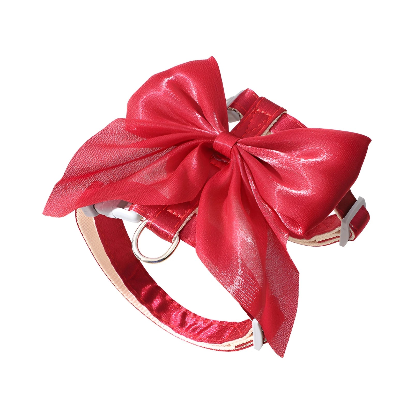Collier rouge avec un grand nœud sur fond blanc

